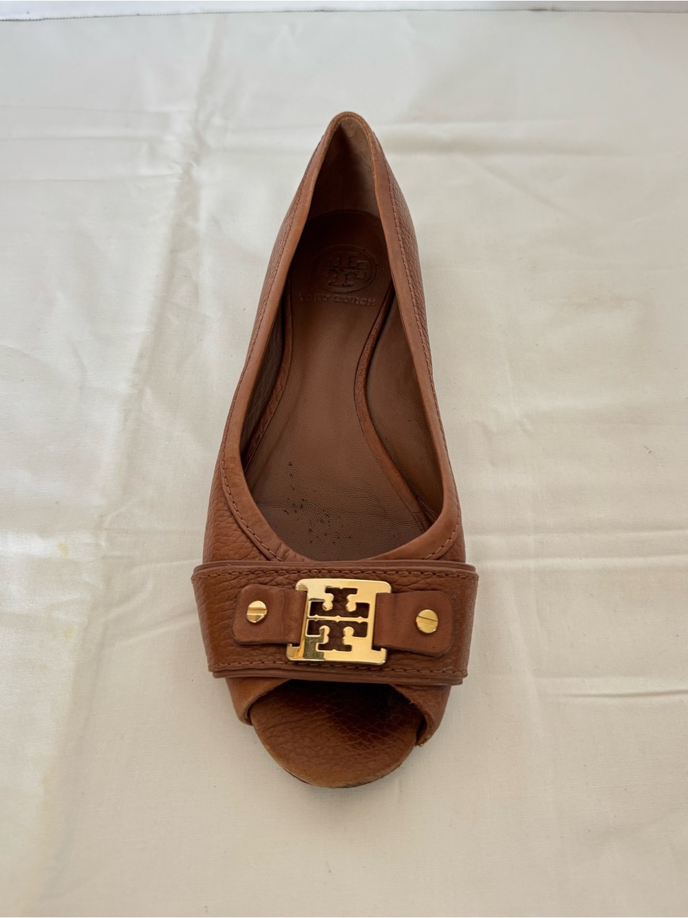 Tory Burch Cognac Leather Peep-Toe Flats with Gold Logo Size 8.5M - Picture 4 of 12